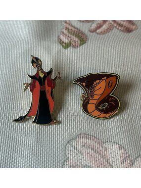 2 DISNEY Pins JAFAR FROM ALADDIN And Snake RETIRED Disneyland Resort Villain ￼